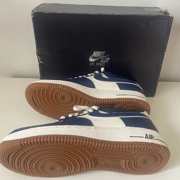 Nike Blue and White Athletic Shoes Mid-Cut Design