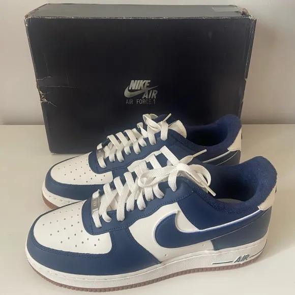 Nike Blue and White Athletic Shoes Mid-Cut Design