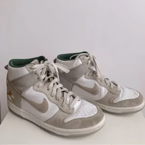 Nike Dunk High 'San Francisco - Gold Mountain'  White Desert Ore GS Size 5.5Y
