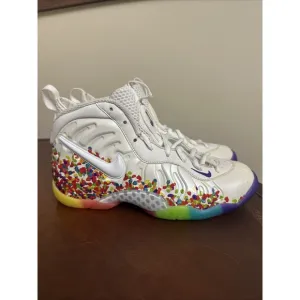 NIKE FOAMPOSITE PRO GS SIZE 4.5Y FRUITY PEBBLES WHITE COURT PURPLE 644792 101