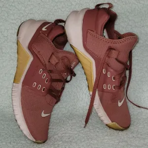 Nike Free Metcon 2 Cross Trainers Light Redwood/Echo Pink Size 8.5