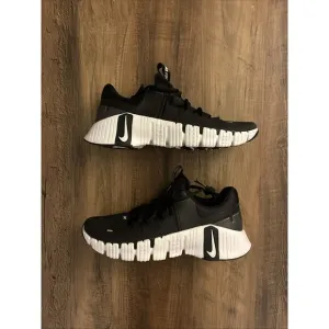 Nike Free Metcon 5 Black White Women Size 8.5 Gym Training Shoes DV3950-001