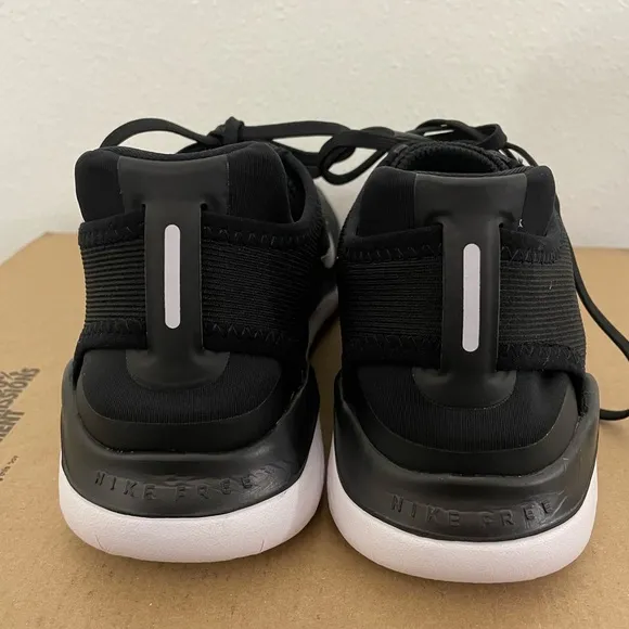 Nike Free RN 2018 Black/White Size 10 942836-001 Men's Running Shoes