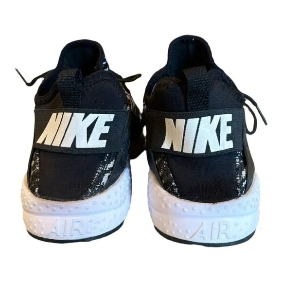 Nike Huarache Run Ultra Jacquard 819151-001 Knit Black/White Wm 9.5 Athleisure