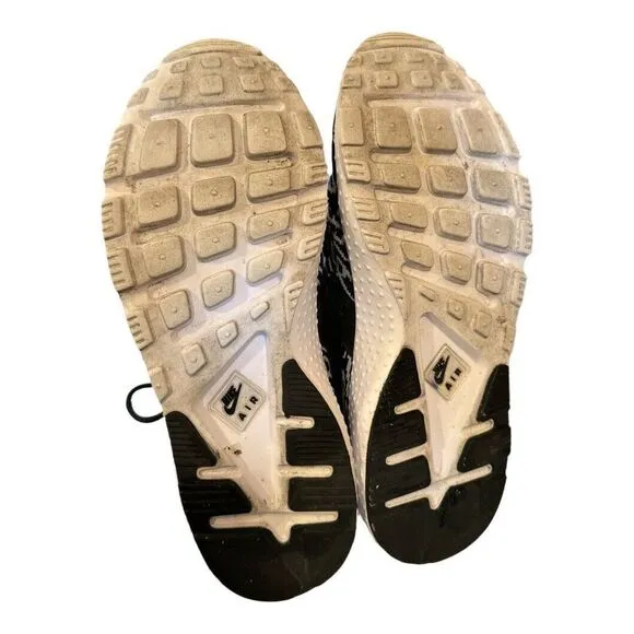 Nike Huarache Run Ultra Jacquard 819151-001 Knit Black/White Wm 9.5 Athleisure