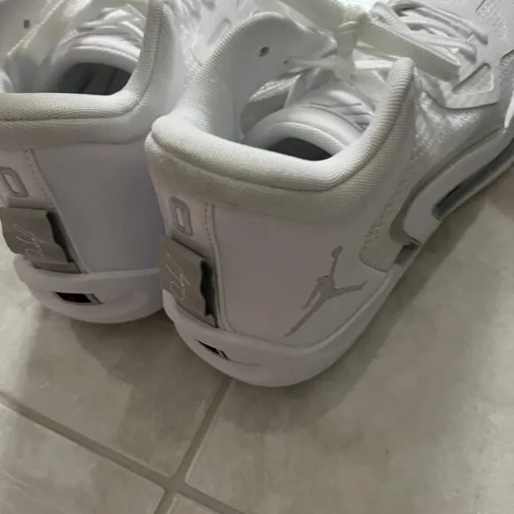 NIKE Jordan Tatum 1 Team Bank Basketball Shoes (FB2863-100, White/White/Grey