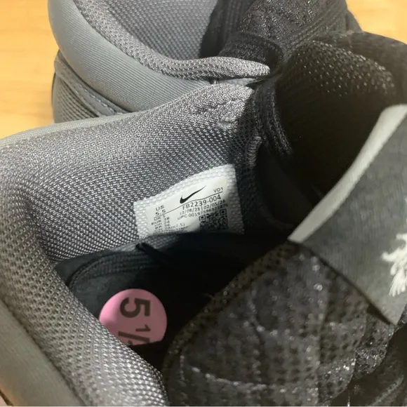 Nike Lebron Witness 8 Mens Size 5.5/Womens 7 Cool Grey‎ Black White FB2239-004