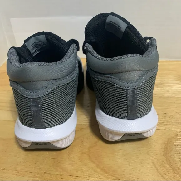 Nike Lebron Witness 8 Mens Size 5.5/Womens 7 Cool Grey‎ Black White FB2239-004