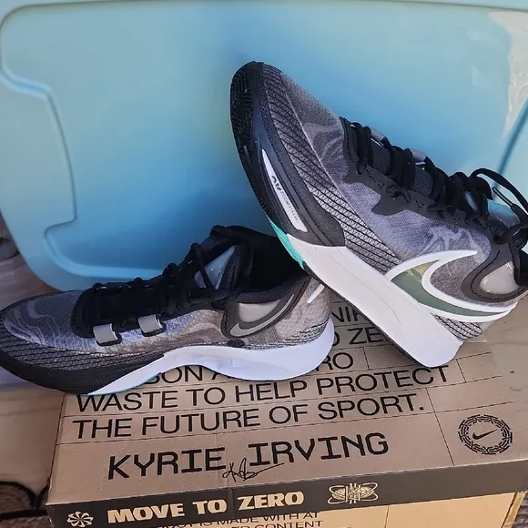 Nike Men's Black and Gray Running Shoes - Kyrie 8