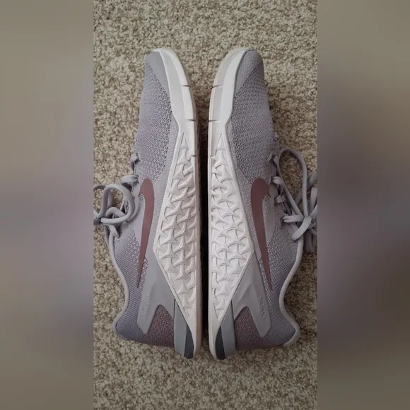 Nike metcom metro 4's size 11 cross training  shoes