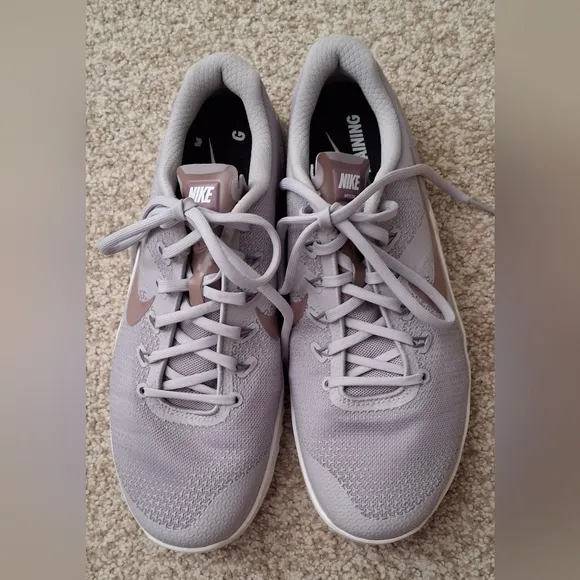 Nike metcom metro 4's size 11 cross training  shoes