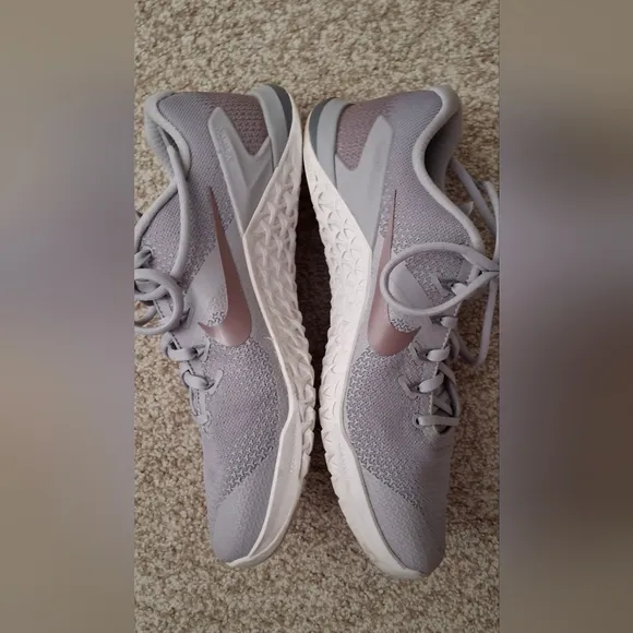 Nike metcom metro 4's size 11 cross training  shoes