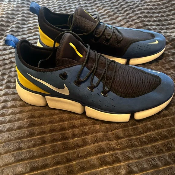 Nike Pocket Fly Dm Men’s Running Training Shoes Sneakers, Size 12