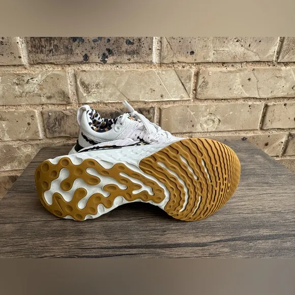 Nike React Infinity Flyknit Animal Print Athletic Shoes size 6.5