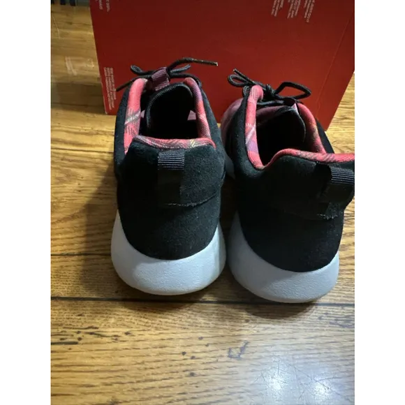 Nike Roshe One Premium Size 8 Men Night Maroon Running Comfortable New