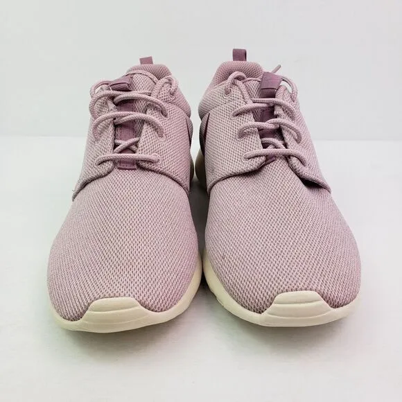 Nike Roshe One Womens Size 9.5 Plum Chalk True Berry Casual Low Sneaker Shoes
