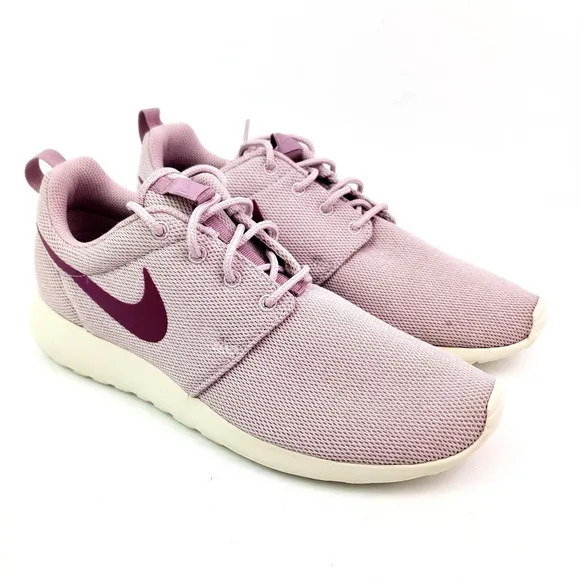 Nike Roshe One Womens Size 9.5 Plum Chalk True Berry Casual Low Sneaker Shoes