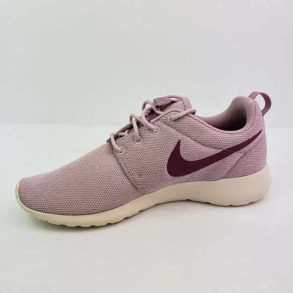 Nike Roshe One Womens Size 9.5 Plum Chalk True Berry Casual Low Sneaker Shoes