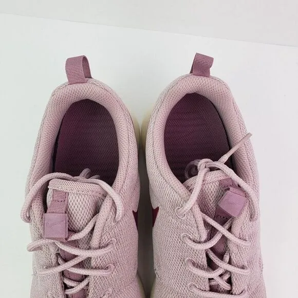 Nike Roshe One Womens Size 9.5 Plum Chalk True Berry Casual Low Sneaker Shoes