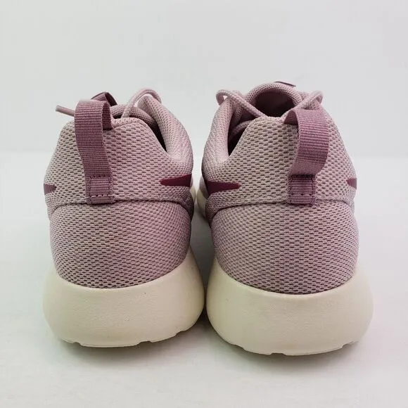 Nike Roshe One Womens Size 9.5 Plum Chalk True Berry Casual Low Sneaker Shoes
