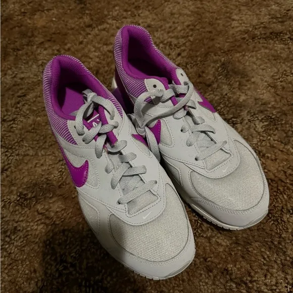 nike shoes for youth
