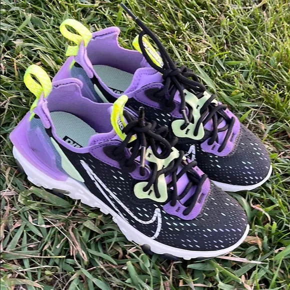 Nike shoes Kids react vision gravity Black and Purple Sneakers 5.5