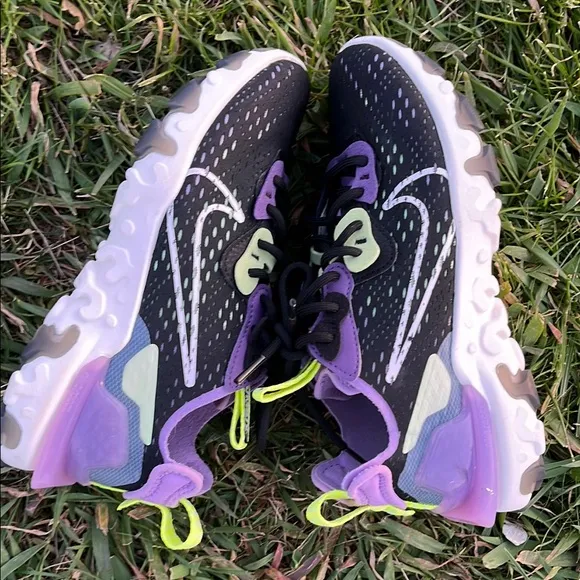 Nike shoes Kids react vision gravity Black and Purple Sneakers 5.5