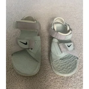Nike Shoes Men’s 6 Sandals ACG Air Deschutz Sport Outdoor Casual Cream Women 7.5