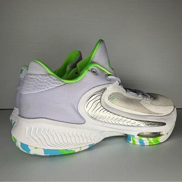 Nike Shoes Mens 8 Zoom Freak 4 Basketball Giannis Practice Training Lace Warm Up