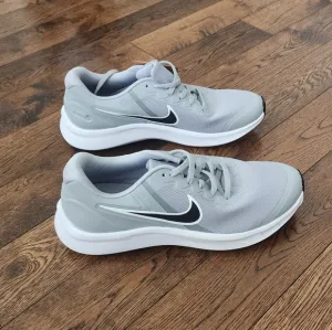 Nike Star Runner 3 Grade School Sneakers In Smoke Grey/ Black-Smoke Grey 5.5Y