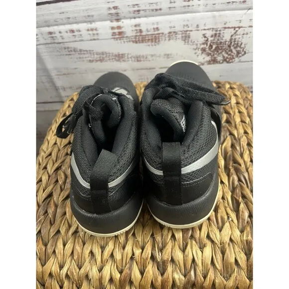 Nike Team Hustle D8 Unisex Size 6Y  Black Athletic Shoes Sneakers 881941-001