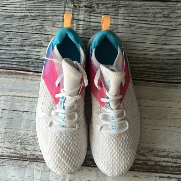 Nike Women's Air Max Bella Tr Sneaker 2 Sz 9.5 NWOT