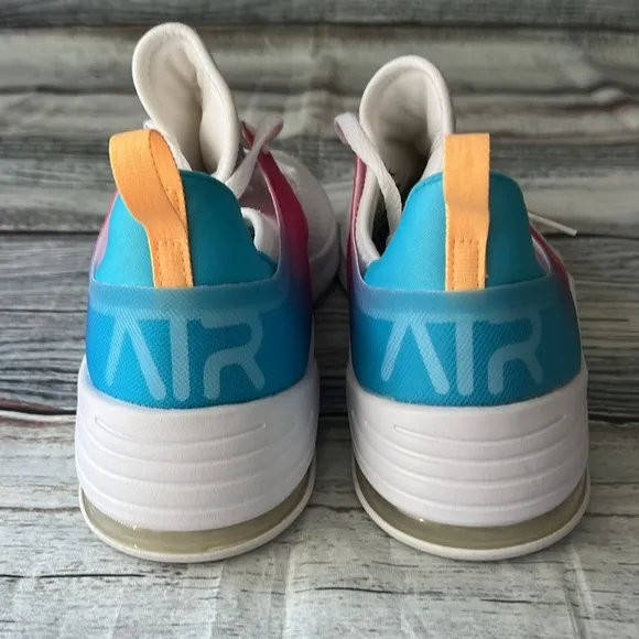 Nike Women's Air Max Bella Tr Sneaker 2 Sz 9.5 NWOT
