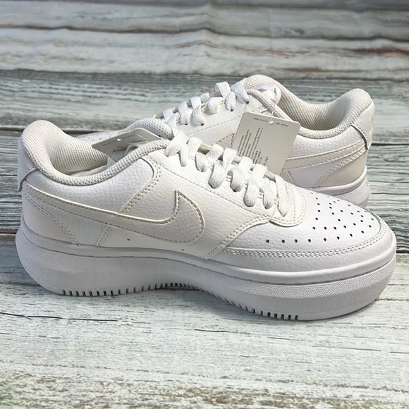 Nike Women’s Court Vision Alta LTR White size 7 ( DM0113 - 100 )