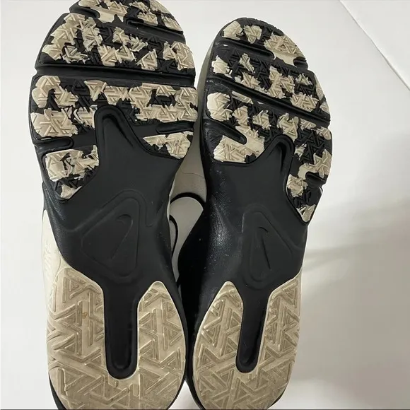 Nike Womens Legend Essential 2 Premium Training Shoes Size 9