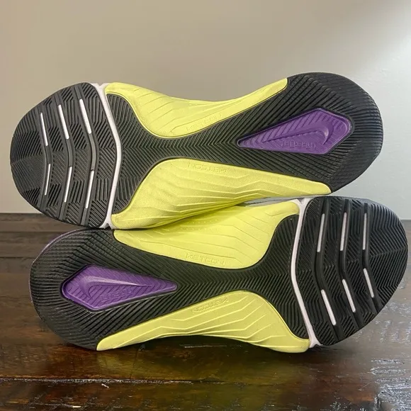 Nike Women’s Metcon 7 White Light Lemon Twist Wild Berry Training Shoes Size 9.5