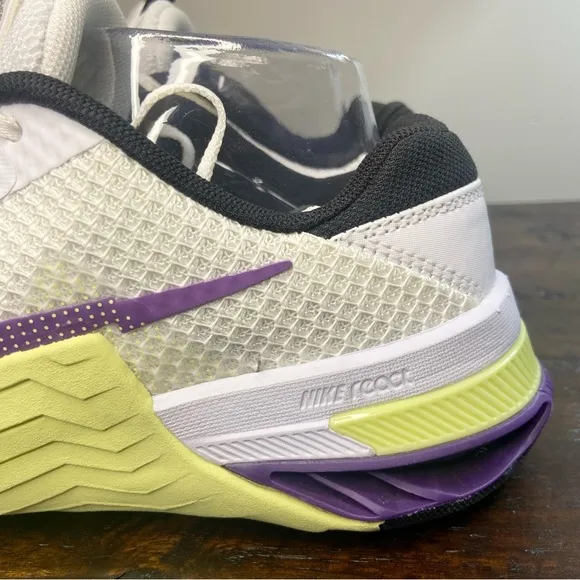 Nike Women’s Metcon 7 White Light Lemon Twist Wild Berry Training Shoes Size 9.5