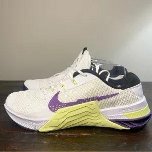 Nike Women’s Metcon 7 White Light Lemon Twist Wild Berry Training Shoes Size 9.5