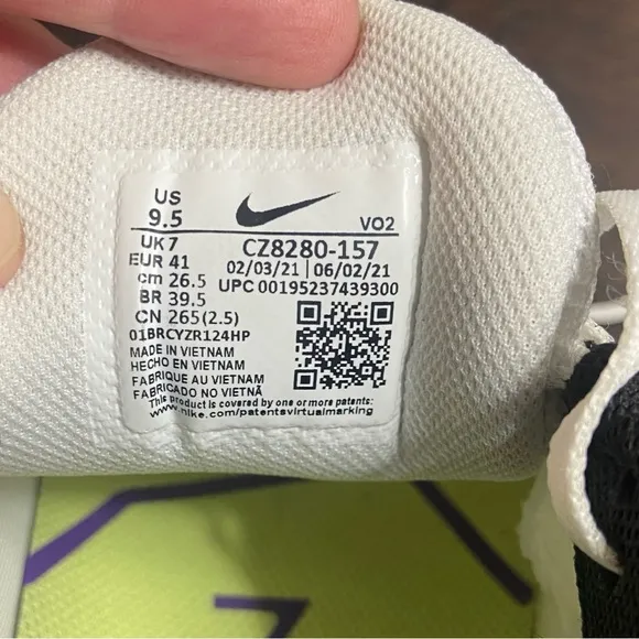 Nike Women’s Metcon 7 White Light Lemon Twist Wild Berry Training Shoes Size 9.5