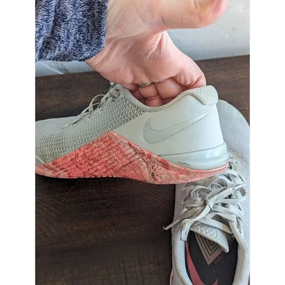 Nike Women's Metcon 5 Training Sneaker Shoes - Size 9