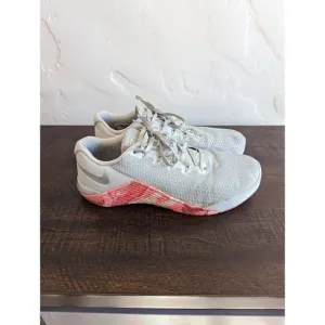 Nike Women's Metcon 5 Training Sneaker Shoes - Size 9