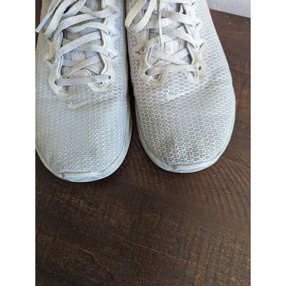 Nike Women's Metcon 5 Training Sneaker Shoes - Size 9
