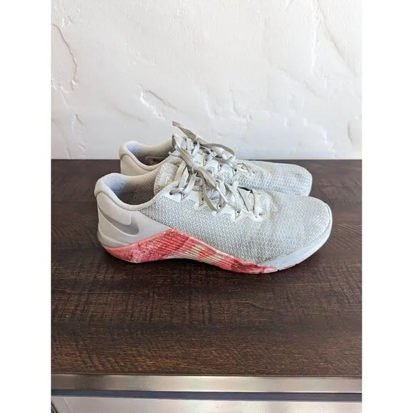 Nike Women's Metcon 5 Training Sneaker Shoes - Size 9