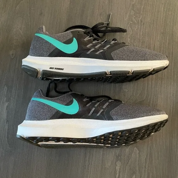 Nike Women's Run Swift 2 Running Shoes sneakers