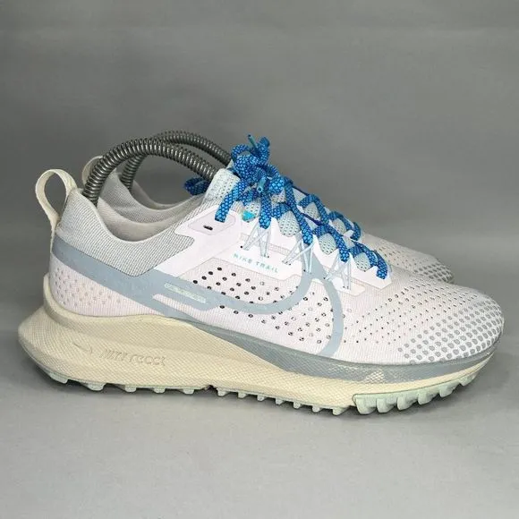 Nike Women's Size 8 Pegasus Trail 4 Running Shoes