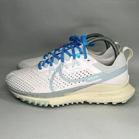 Nike Women's Size 8 Pegasus Trail 4 Running Shoes