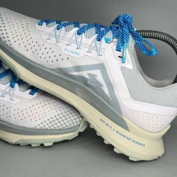 Nike Women's Size 8 Pegasus Trail 4 Running Shoes