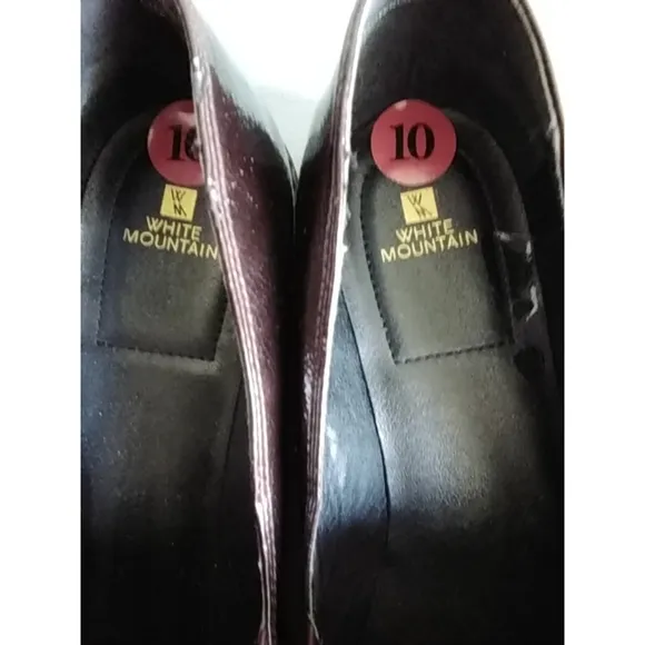 🌻NWOB Women's White Mountain Loafers Size 10 Burgundy