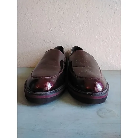 🌻NWOB Women's White Mountain Loafers Size 10 Burgundy