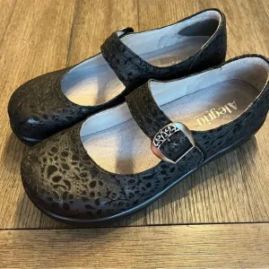 NWOT Alegria spiral Black Mary Jane Shoes